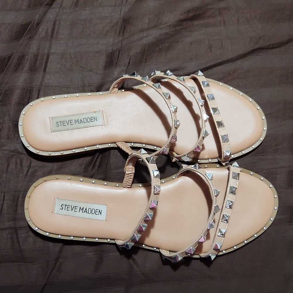 Size 8 Steve Madden tan sandals